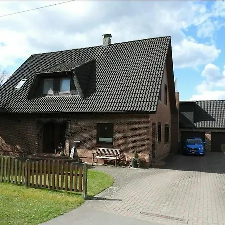 In Upper Floor In Nature Reserve. Apartment Hipstedt
